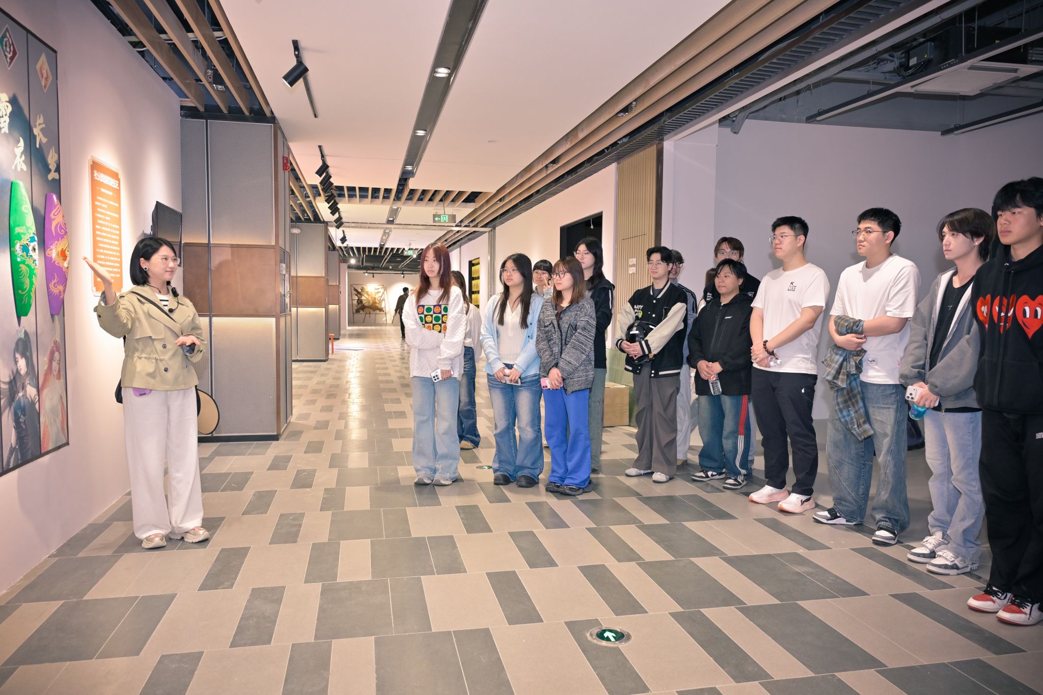 跟着悟空游陕西——西安理工大学艺术与设计学院“行走的大思政课”走进和光云集·跨界共创展