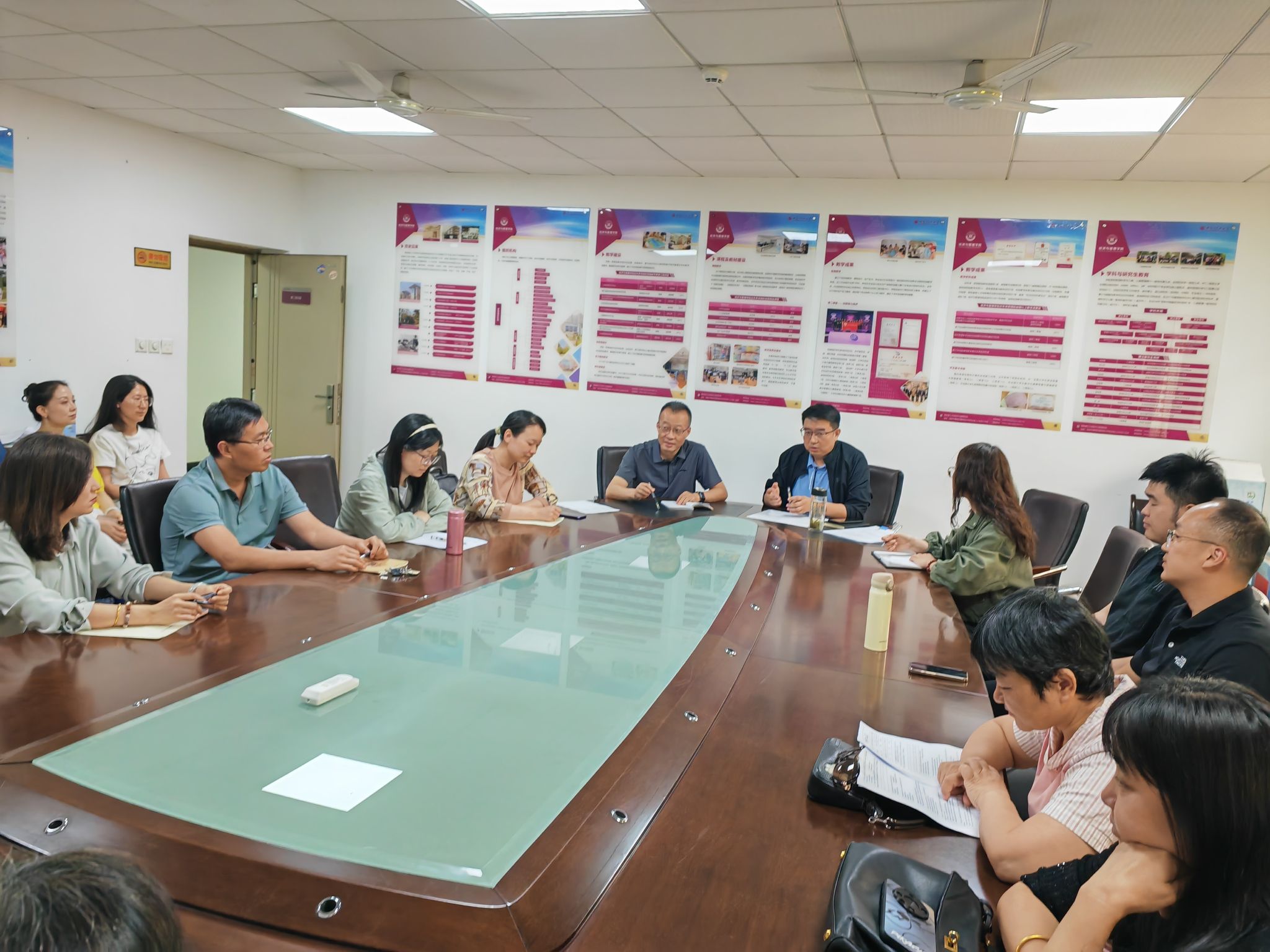 经管学院:“同向同行” 互助工作坊暨课程思政座谈会